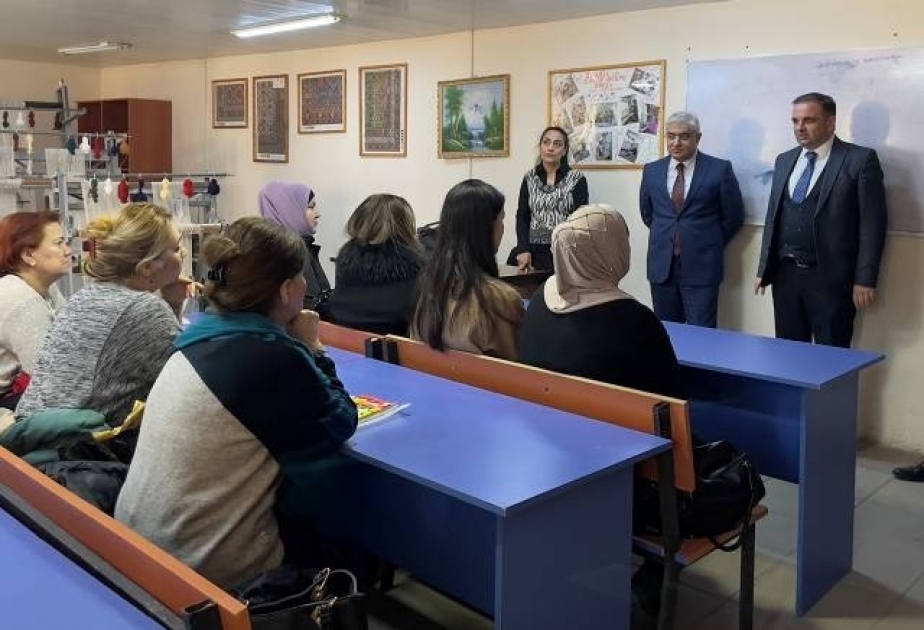 Dərzi və xalçaçılıq üzrə yeni peşə kurslarına başlanılıb