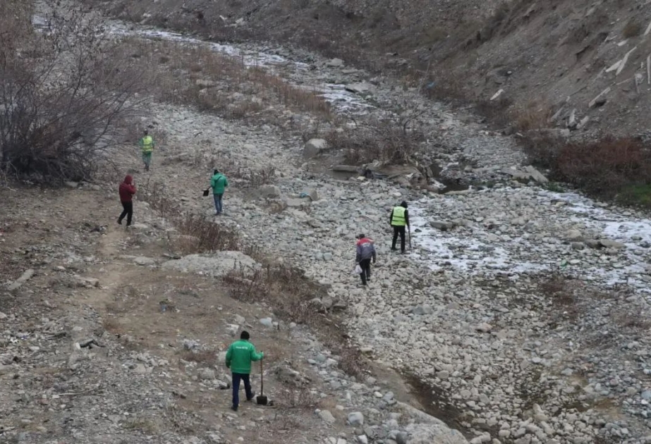 Gəncəçayın məcrası növbəti dəfə təmizlənib