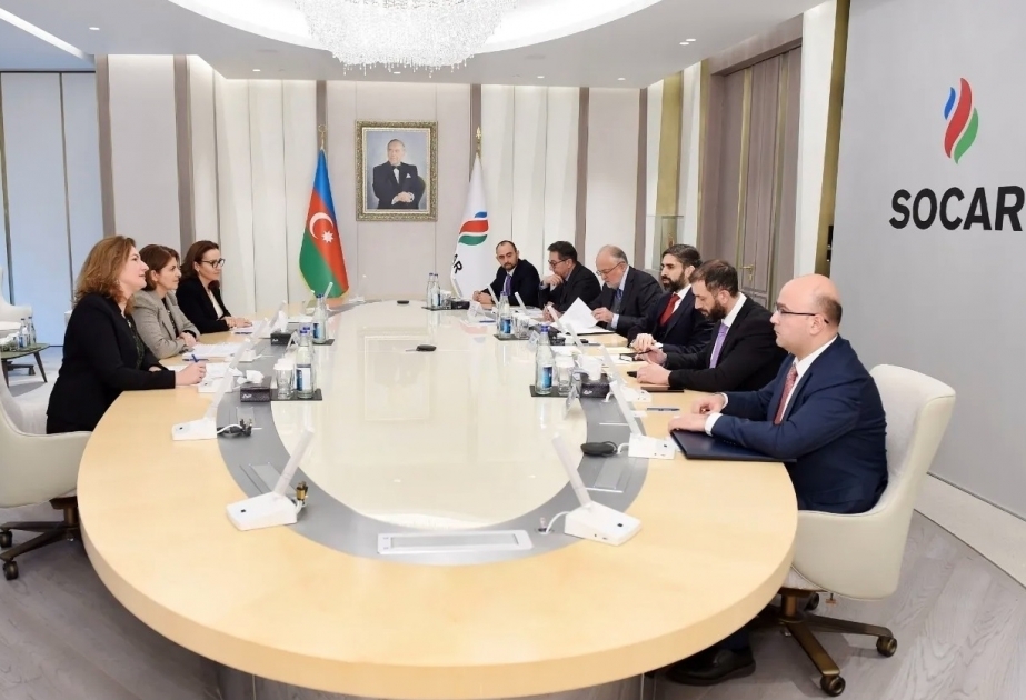 讨论阿塞拜疆国家石油公司与国际金融公司合作的机遇