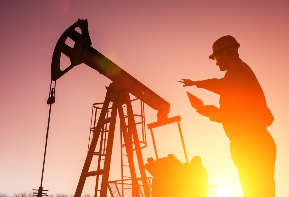 Цены на нефть на мировых биржах снизилась