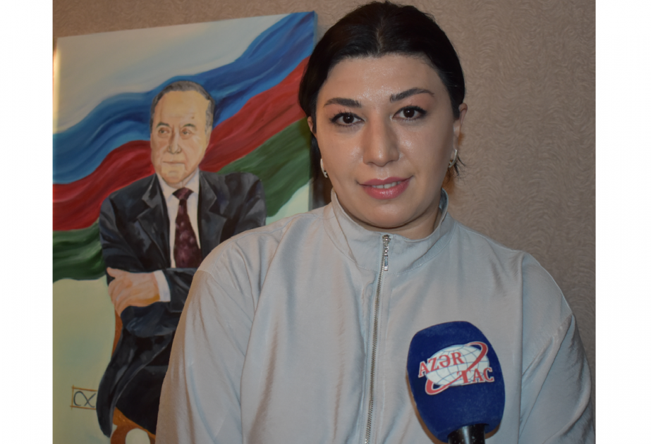 Gürcüstanlı rəssam Ulu Öndərin 100 illik yubileyinə xüsusi hazırlaşır