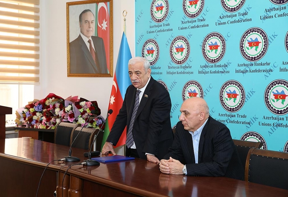 AHİK-də həmkarlar ittifaqlarının veteranları ilə görüş olub