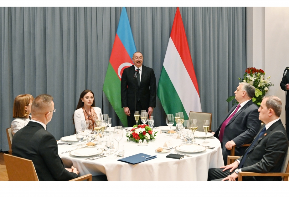 Prezident İlham Əliyevin və birinci xanım Mehriban Əliyevanın şərəfinə rəsmi nahar  YENİLƏNİB VİDEO