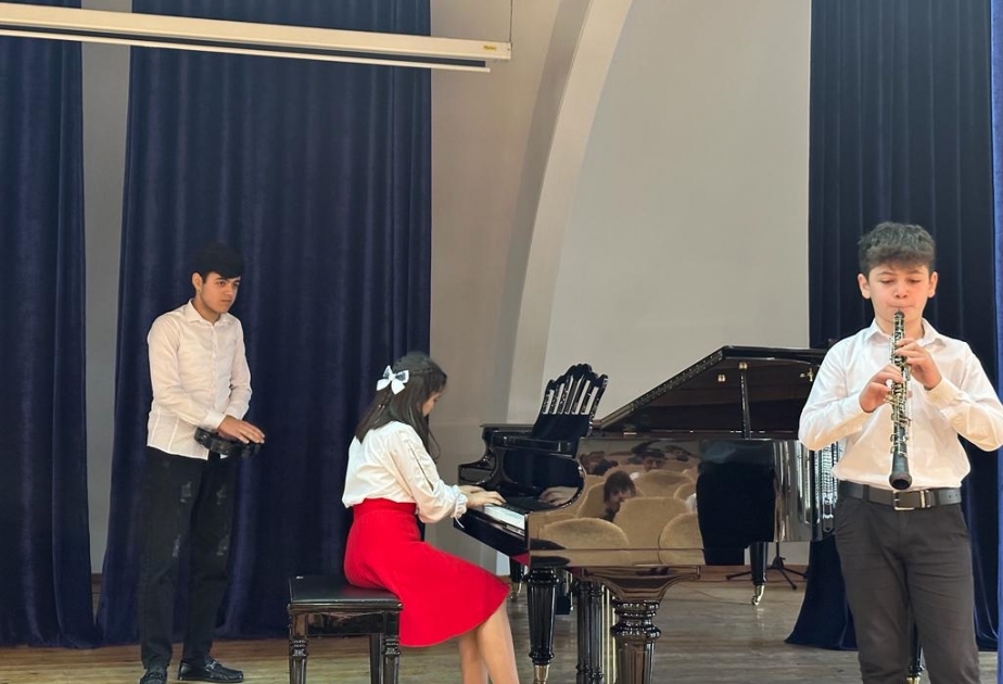 Mərkəzi İncəsənət Məktəbində Gənclər Günü münasibətilə konsert