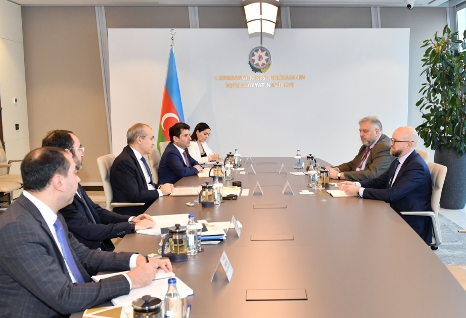 Azerbaiyán analiza las principales áreas de cooperación con el Banco Asiático de Inversión en Infraestructuras