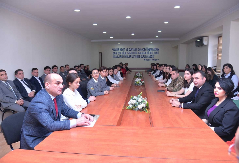 Təhsil İdarəsində gənclərlə görüş