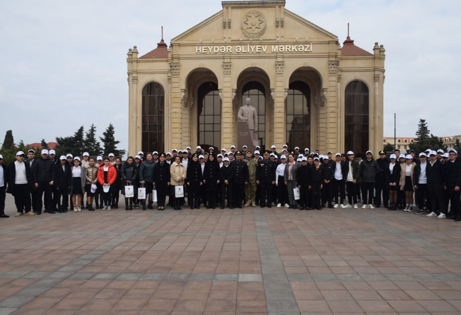 Bir neçə orta məktəbin şagirdi Polis Akademiyasının tədris imkanları ilə tanış olublar