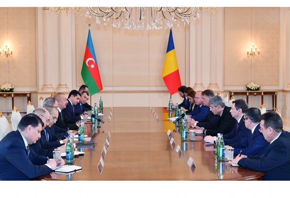 Les président azerbaïdjanais et roumain ont eu un entretien élargi aux délégations VIDEO