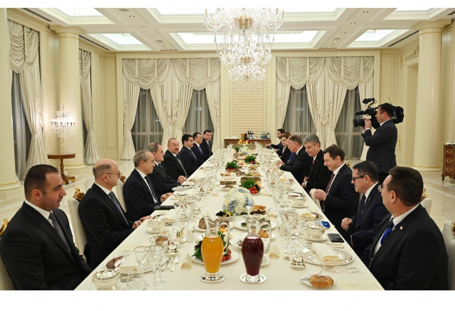 President Ilham Aliyev hosted official reception in honor of President of Romania   VIDEO   