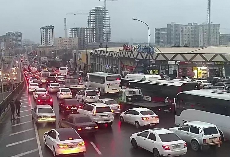 Bakıda sıxlıq müşahidə olunan yollar açıqlanıb
