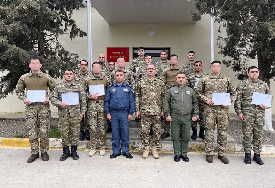 Pilotsuz uçuş aparatları kursunu bitirənlərə sertifikatlar təqdim olunub