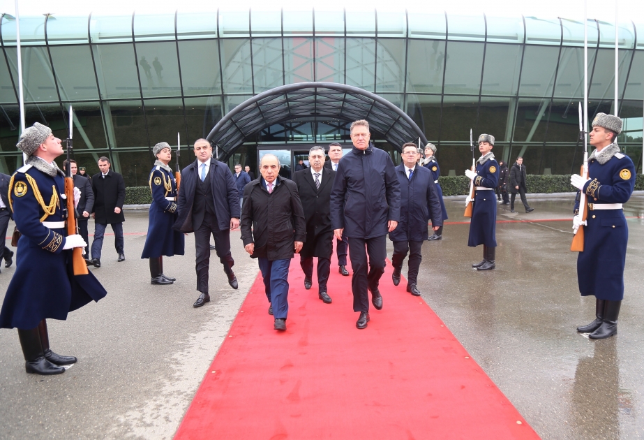 罗马尼亚总统克劳斯·约翰尼斯结束对阿塞拜疆的正式访问