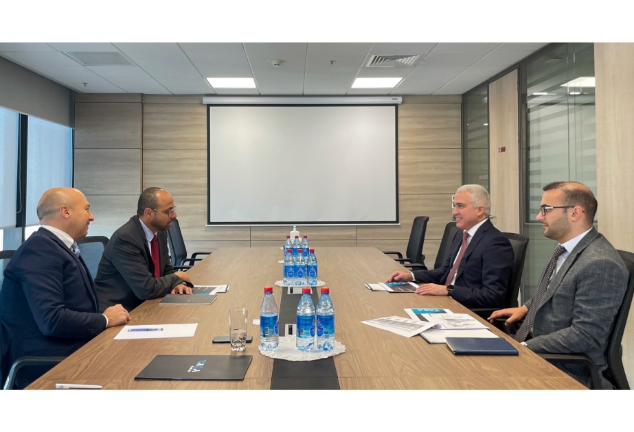مباحثات بين أذربيجان والإمارات حول قضايا الطاقة المتجددة