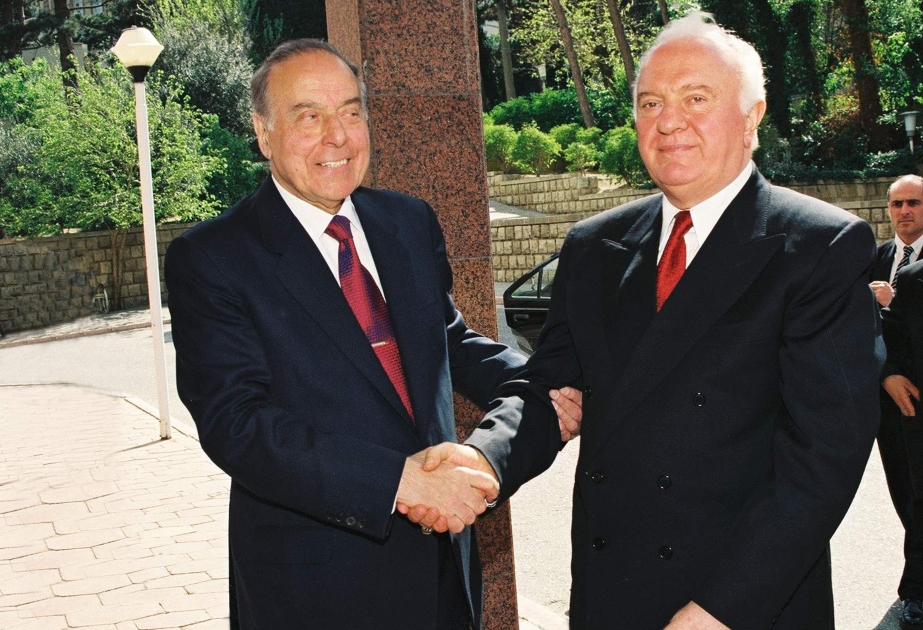 Xalqa bağışlanmış ömürdən anlar: 1997-ci ilin fevralı