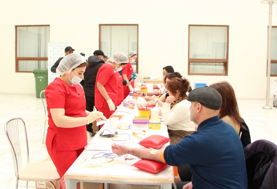 Yevlaxda keçirilən növbəti qanvermə aksiyasında 100-dən çox donor könüllü olaraq qan verib VİDEO