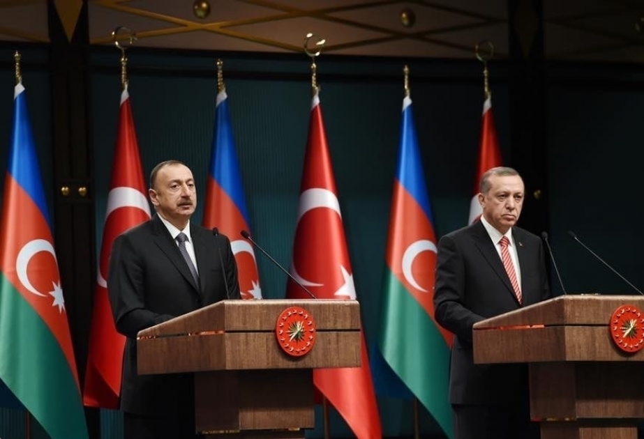 El Presidente de Azerbaiyán llamó al presidente de la República de Türkiye