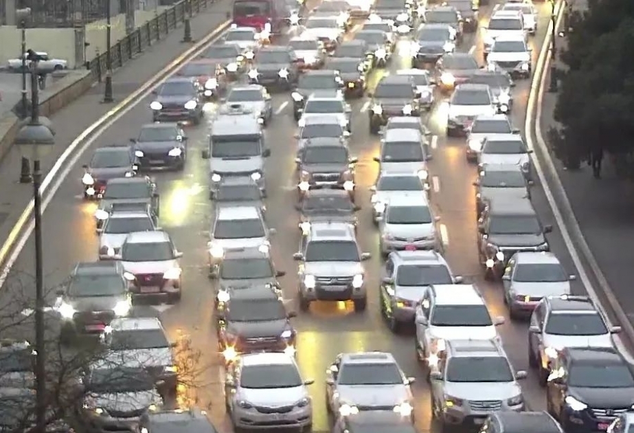 Bakıda hazırda sıxlıq müşahidə edilən yollar -  SİYAHI
