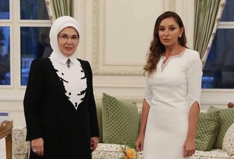 Amina Erdogan dankt der Ersten Vizepräsidentin Mehriban Aliyeva