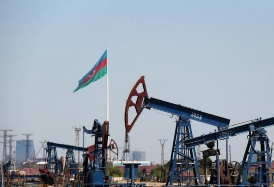 Цена барреля азербайджанской нефти упала ниже 83 долларов