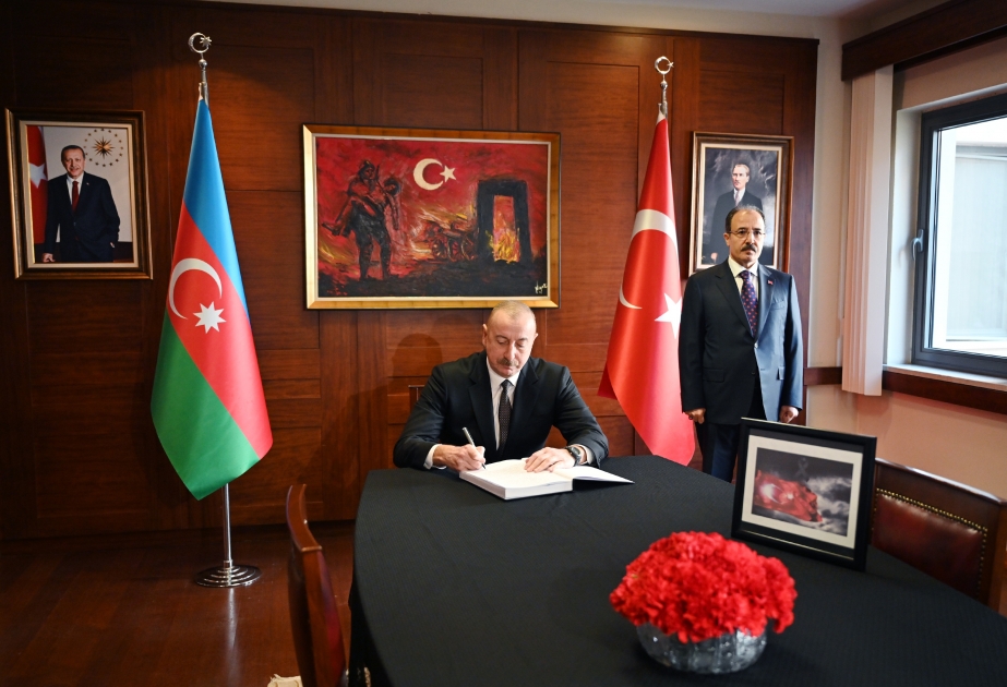 Prezident İlham Əliyev Türkiyənin Azərbaycandakı səfirliyində olub, çox sayda insanın həlak olması ilə əlaqədar başsağlığı verib YENİLƏNİB VİDEO
