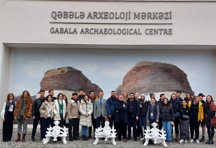 Beynəlxalq Qış Hüquq Məktəbinin iştirakçıları Qəbələ Dövlət Tarix-Bədii Qoruğunda olublar
