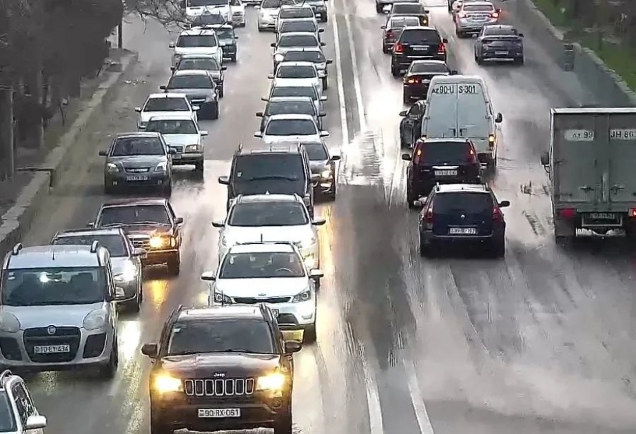 Bakıda hazırda sıxlıq müşahidə edilən yollar -  SİYAHI