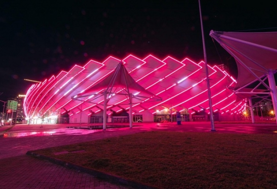 Batumidəki “Adjarabet Arena” Türkiyə bayrağının rəngi ilə işıqlandırılıb