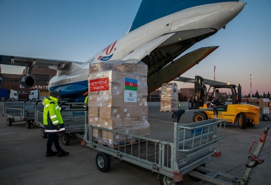طائرة أخرى محملة بالمساعدات الإنسانية متوجهة من أذربيجان الى تركيا
