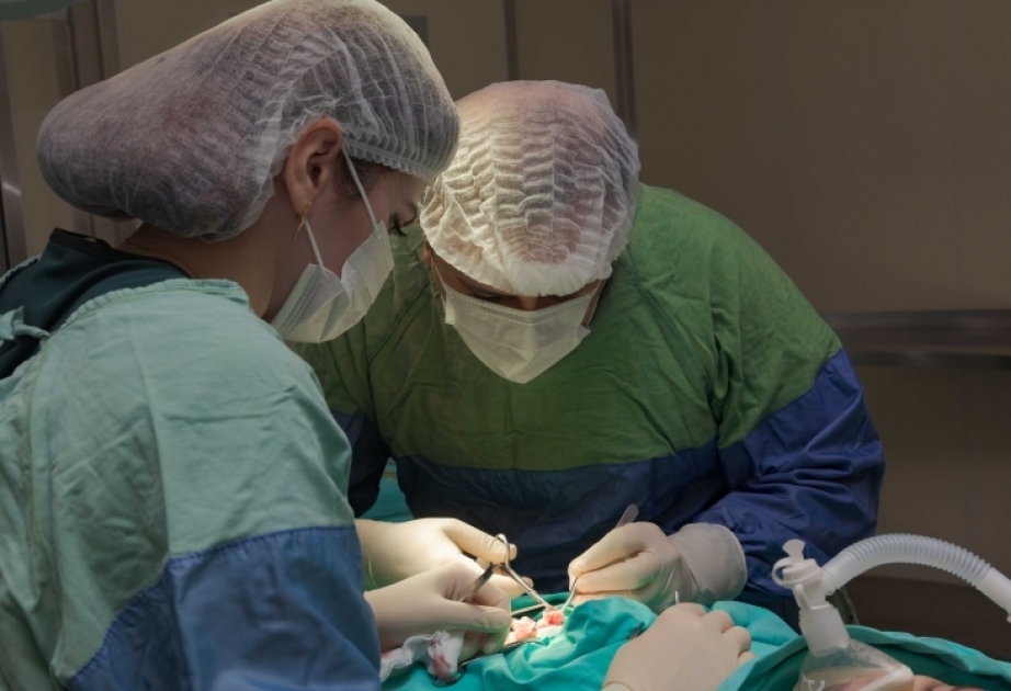 18 aylıq körpədə uretroplastika əməliyyatı icra olunub