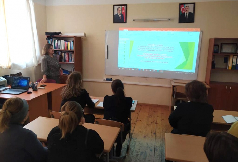 “Refleksiv müəllim” layihəsi üzrə seminarlar təşkil edilib