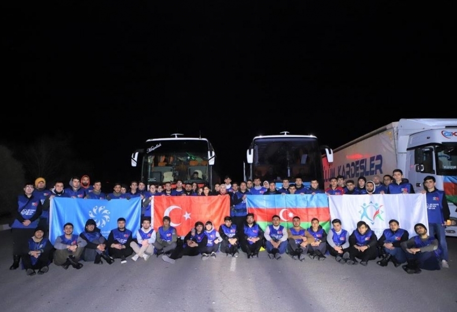 Voluntarios azerbaiyanos partieron rumbo a Türkiye para ayudar