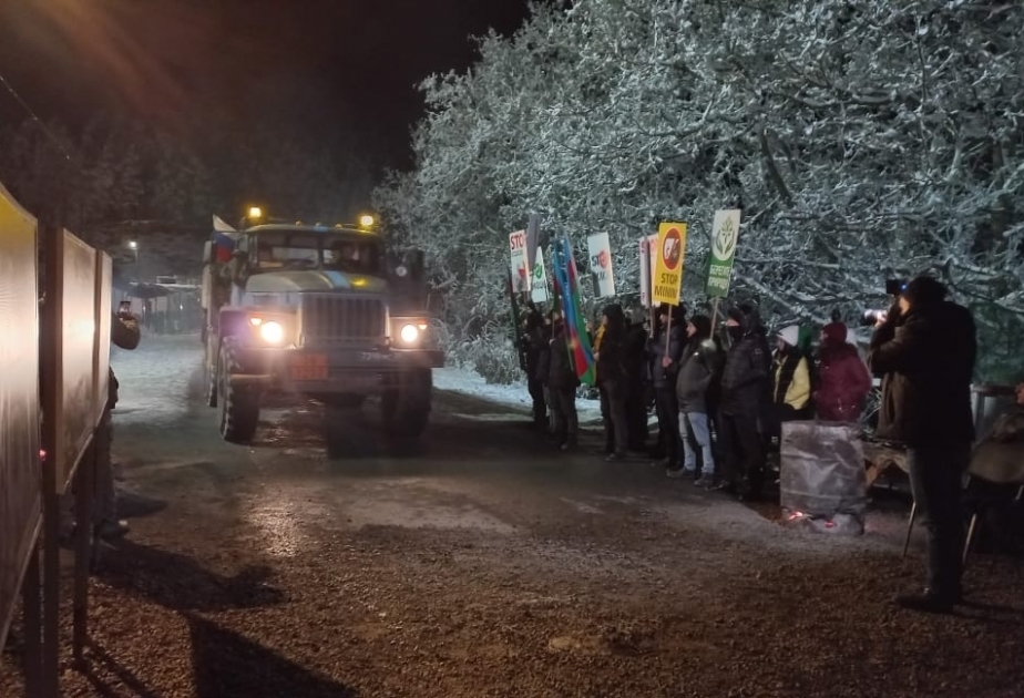 Автоколонна российских миротворцев и машины МККК беспрепятственно проехали по дороге Лачин-Ханкенди