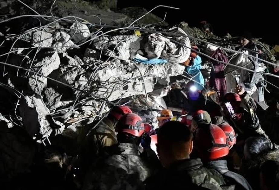 Türkiyədə zəlzələdən 163 saat sonra 62 yaşlı qadın dağıntılar altından xilas edilib