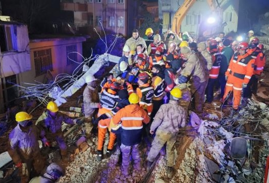 Zəlzələdən 165 saat sonra daha bir nəfər dağıntılar altından çıxarılıb