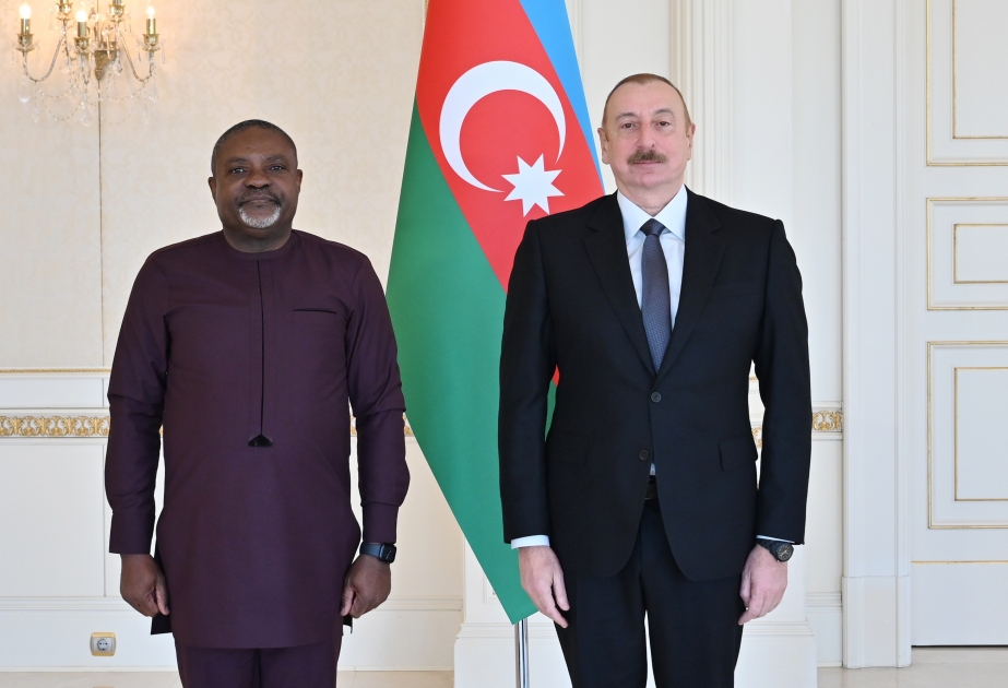 Президент Ильхам Алиев принял верительные грамоты новоназначенного посла Анголы в Азербайджане ОБНОВЛЕНО ВИДЕО