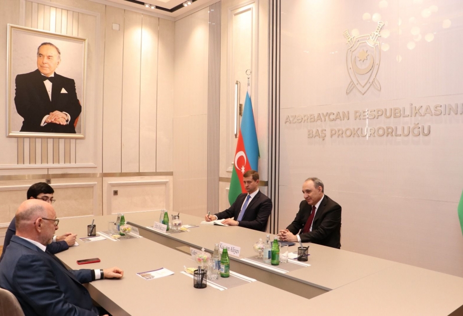 Azərbaycanın Baş prokuroru ilə hüquq şirkətinin təsisçisi arasında hüquqi məsələlər müzakirə olunub