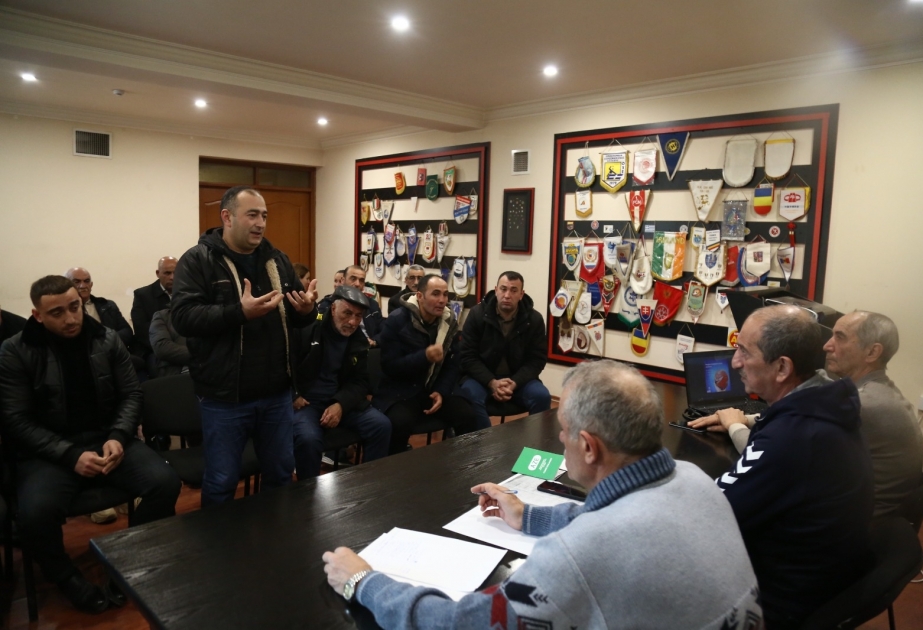 Azərbaycan Həndbol Federasiyası regionlardakı məşqçilər üçün seminar keçirib
