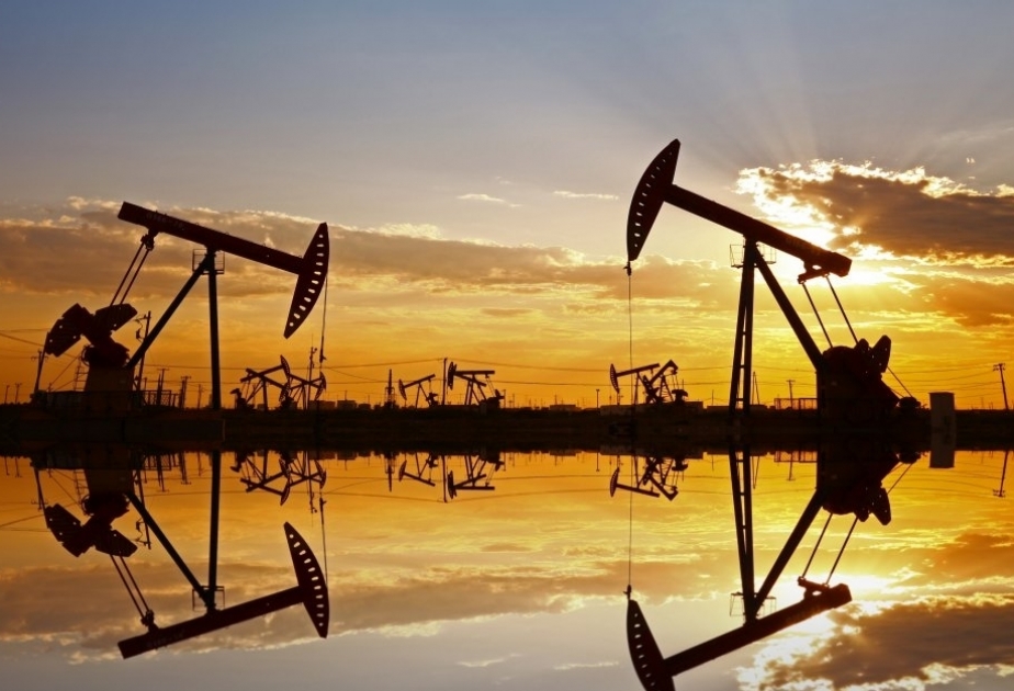 Цены на нефть на мировых биржах снизились