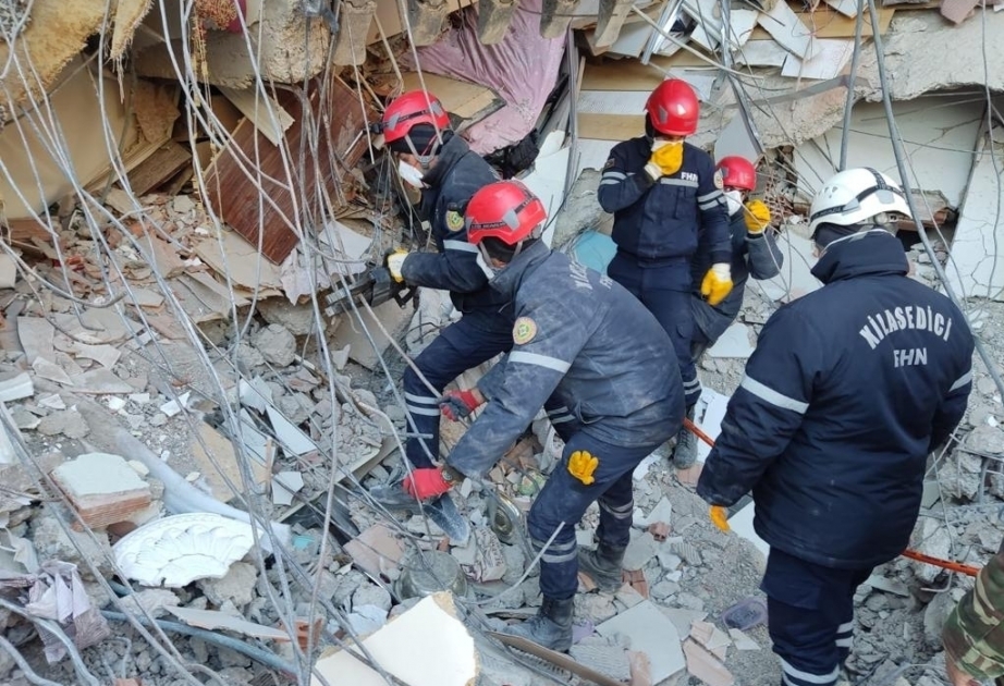 El Ministerio de Situaciones de Emergencia de Azerbaiyán prosigue la operación de rescate en Türkiye