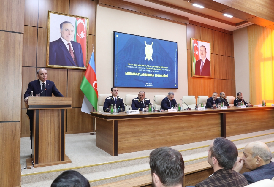 Baş Prokurorluqda müsabiqə qaliblərinə və media qurumlarına mükafatlar təqdim olunub