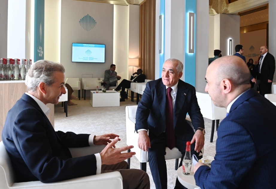 Премьер-министр Али Асадов встретился в Дубае с председателем компании Henley and Partners
