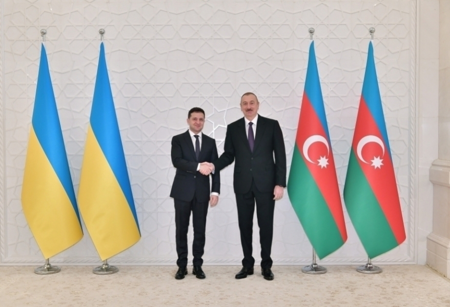 阿塞拜疆总统阿利耶夫与乌克兰总统泽连斯基通电话

