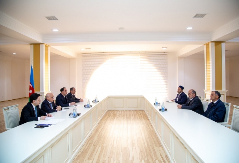 Dövlət Komitəsinin sədri Salyanda vətəndaşların müraciətlərini dinləyib