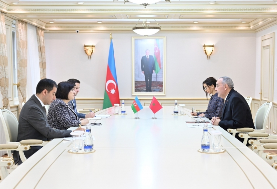 La Presidenta del Parlamento de Azerbaiyán se reúne con el Embajador de Marruecos en Azerbaiyán