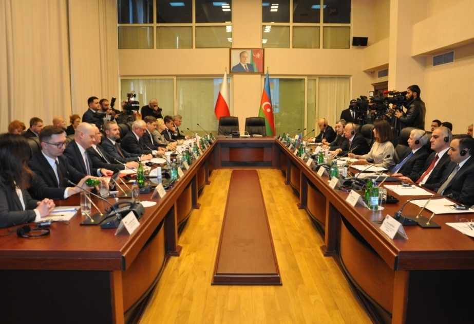 Se celebra la 8ª reunión de la Comisión Intergubernamental de Cooperación Económica entre Azerbaiyán y Polonia