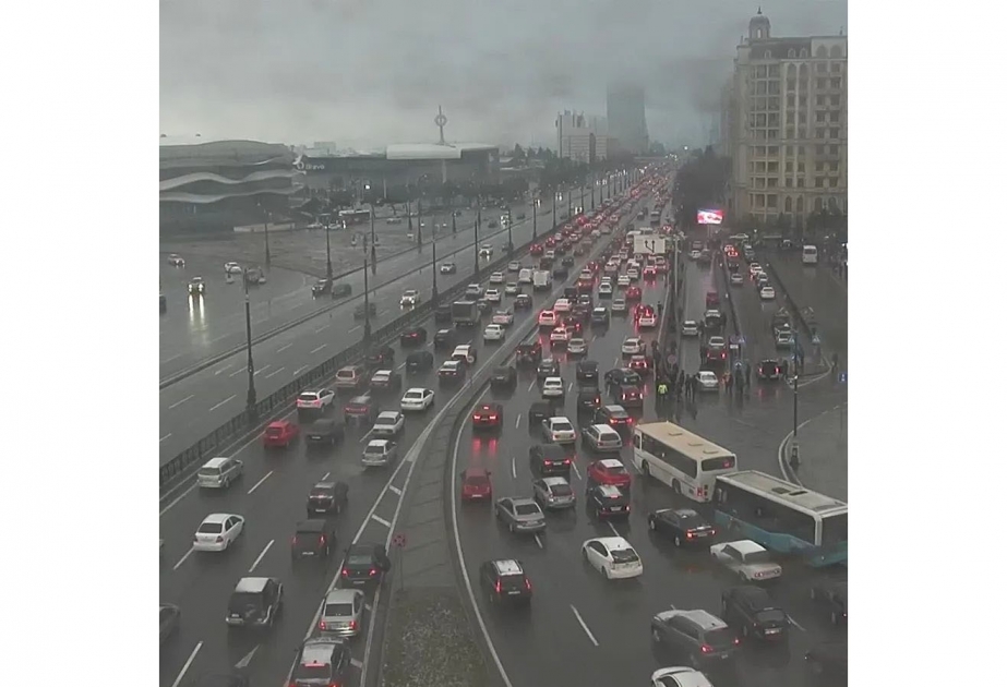 Bakıda hazırda sıxlıq müşahidə edilən yollar -  SİYAHI