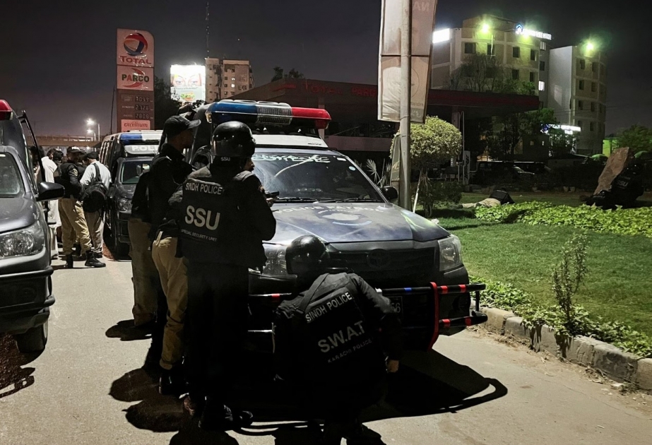 Kəraçi şəhərində polis bölməsinə hücum olub, ölənlər var