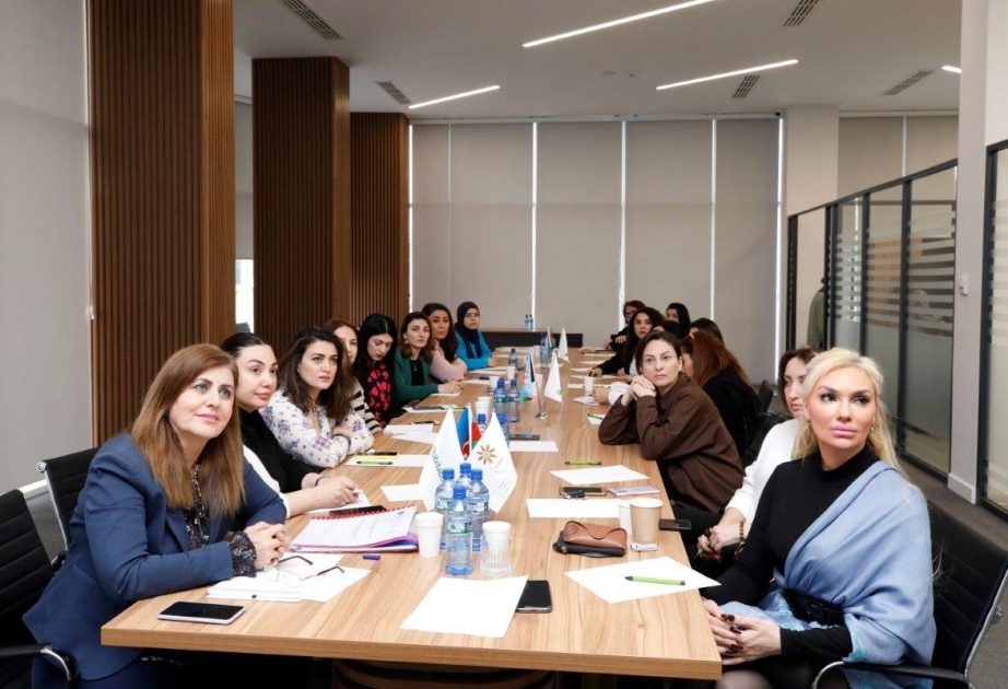 “Biznesdə qadınların gücü” layihəsi çərçivəsində təlimlər davam edir