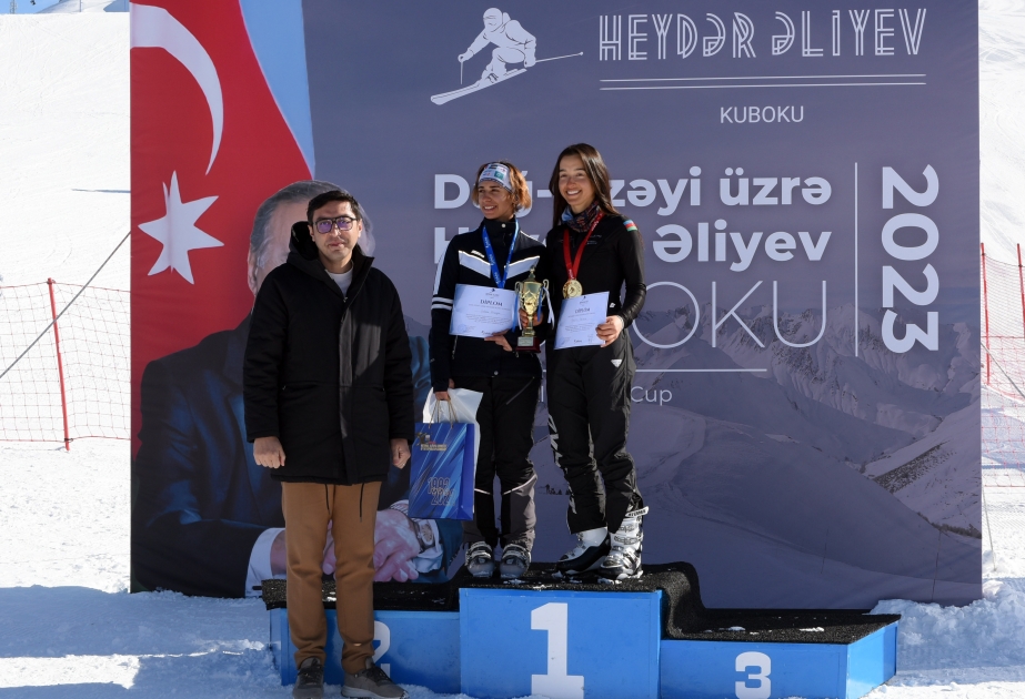 Həvəskarlar arasında keçirilən dağ xizəyi yarışında ilk günün qalibləri müəyyənləşib