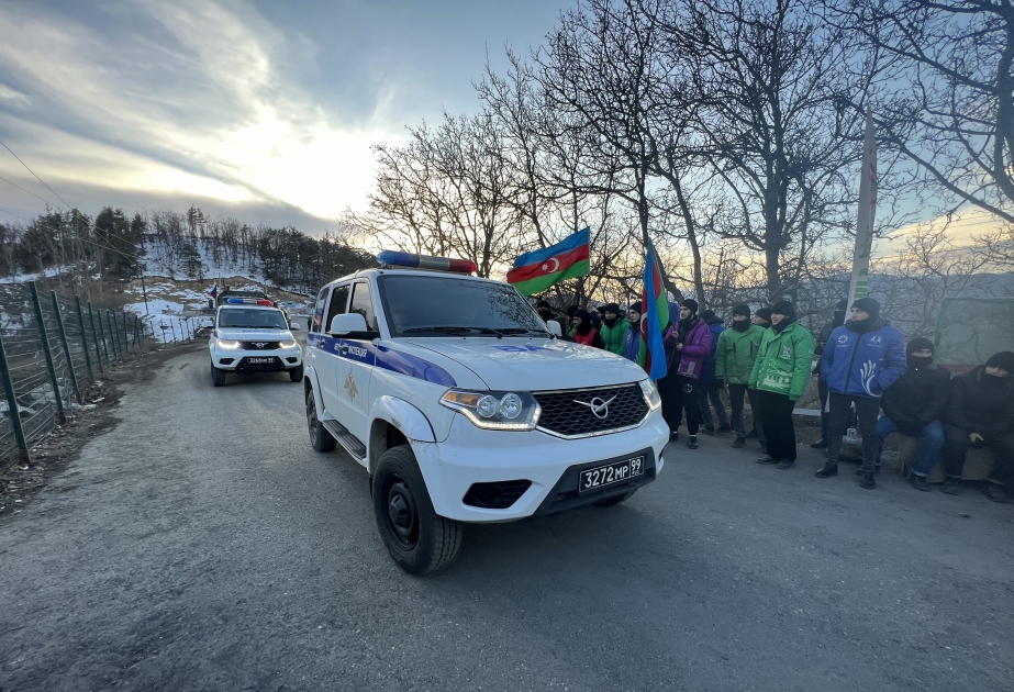 8 vehicles of Russian peacekeepers pass along Lachin-Khankandi road without hindrance